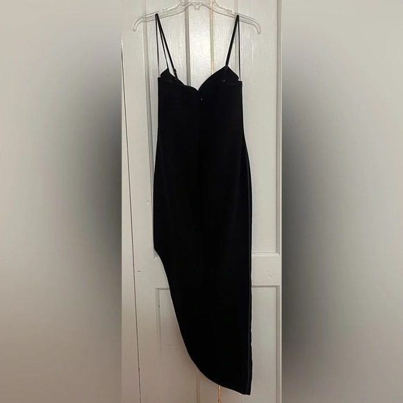 Likely KEELA GOWN in black - Picture 6 of 7